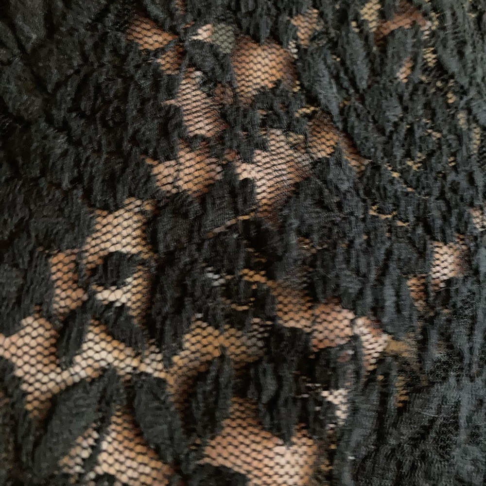 Woman’s lace top size large - Picture 5 of 10